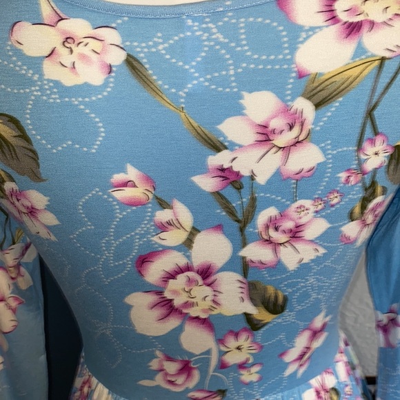 Longyuan long sleeved dress - Picture 5 of 5